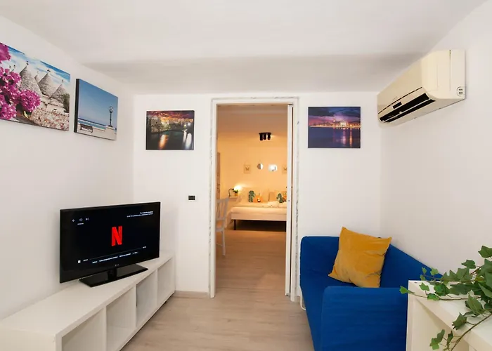 アパート Atheneum